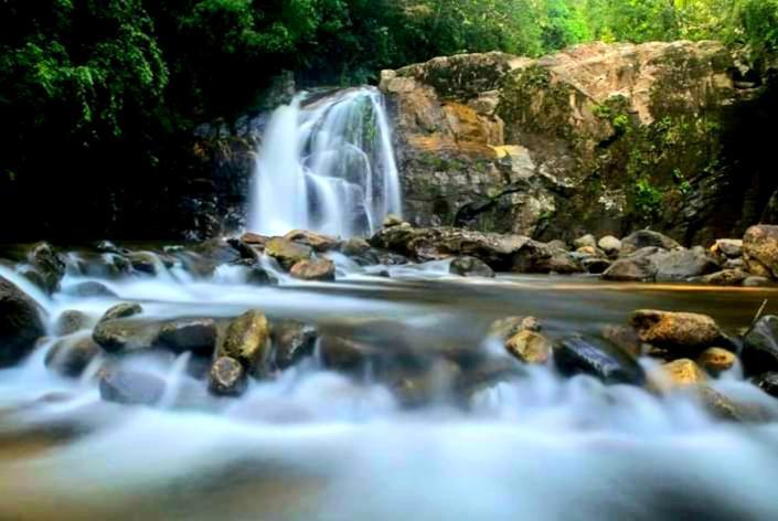 Rainforest River Bay Deniyaya Buitenkant foto